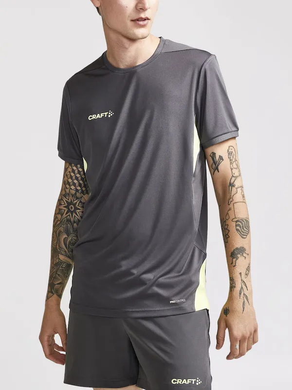 1908228-985541_Pro Control Impact SS Tee M_Closeup1.jpg